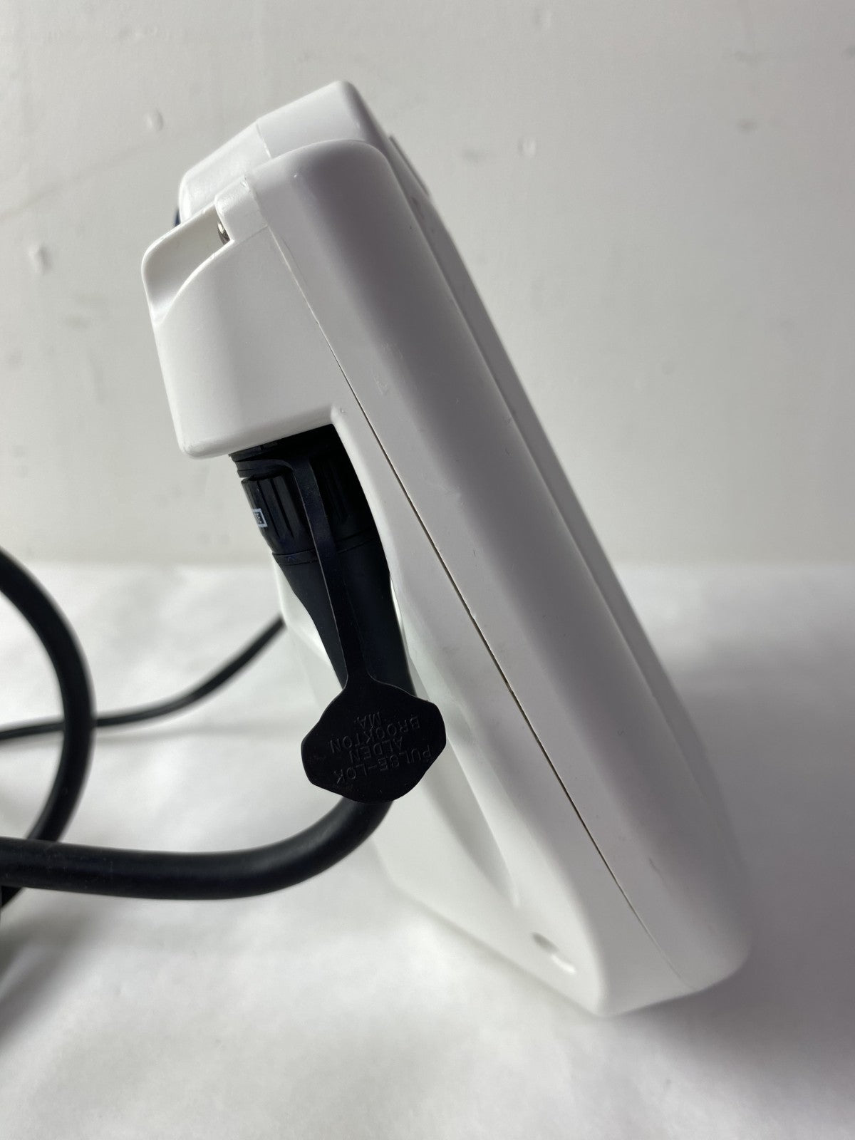 Verathon GlideScope Video Laryngoscope Monitor w/ 0570-0306 Baton & Power Supply