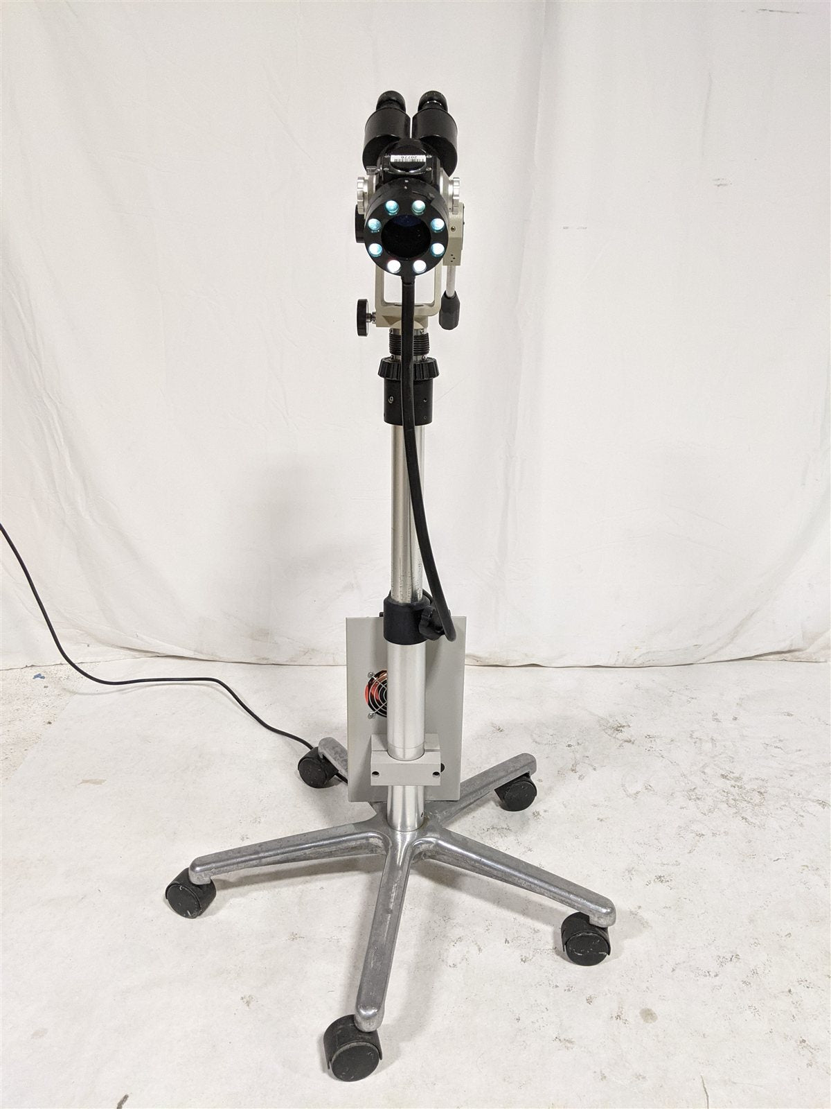 Circon Cryomedics No. 83751 Colposcope with 006031-501 150W Halogen Light Source