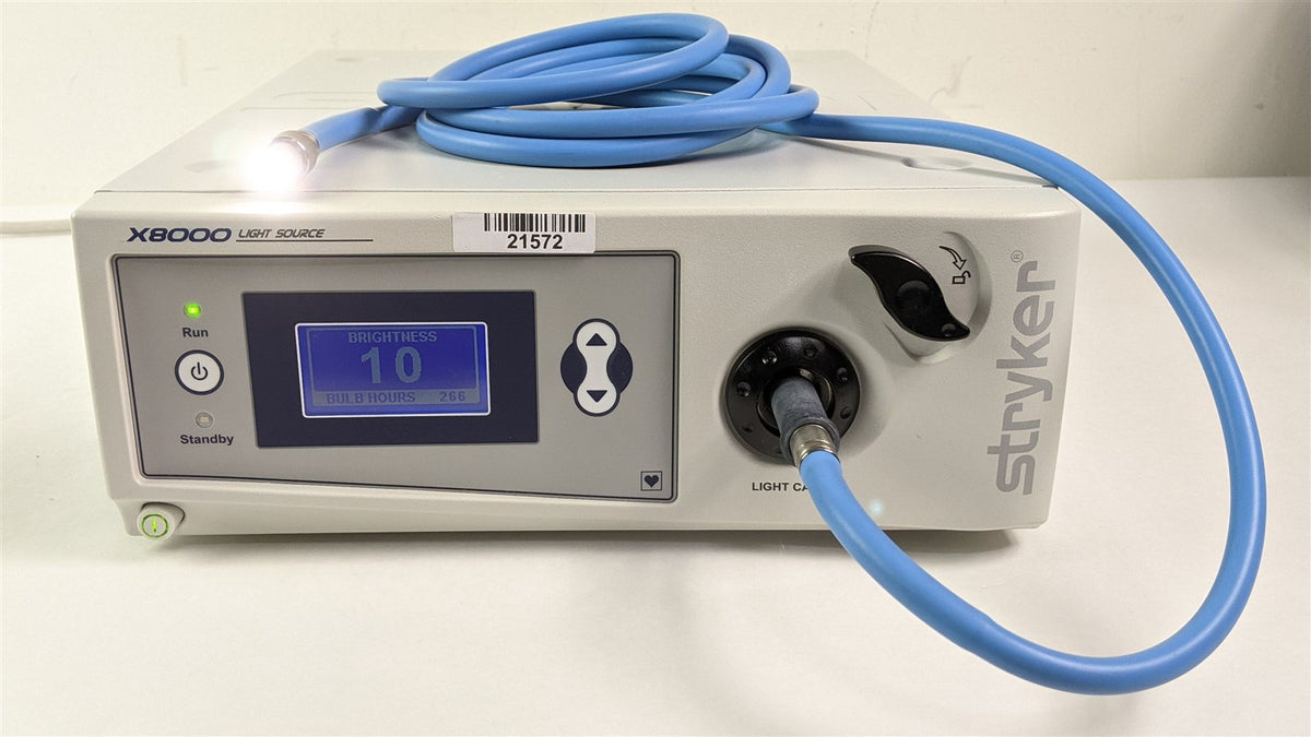Stryker X8000 220-200-000 Light Source | 266 Hours