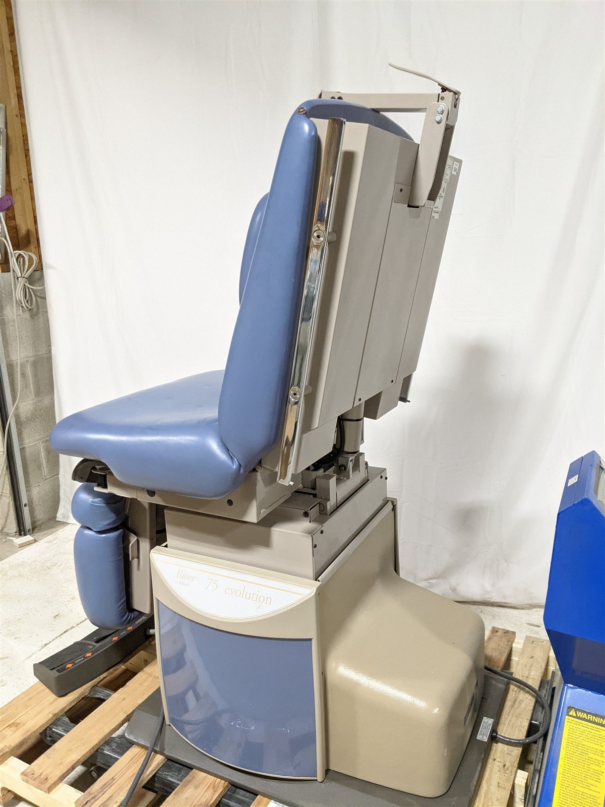 Midmark Ritter 75 Evolution 75-015 Surgical Table