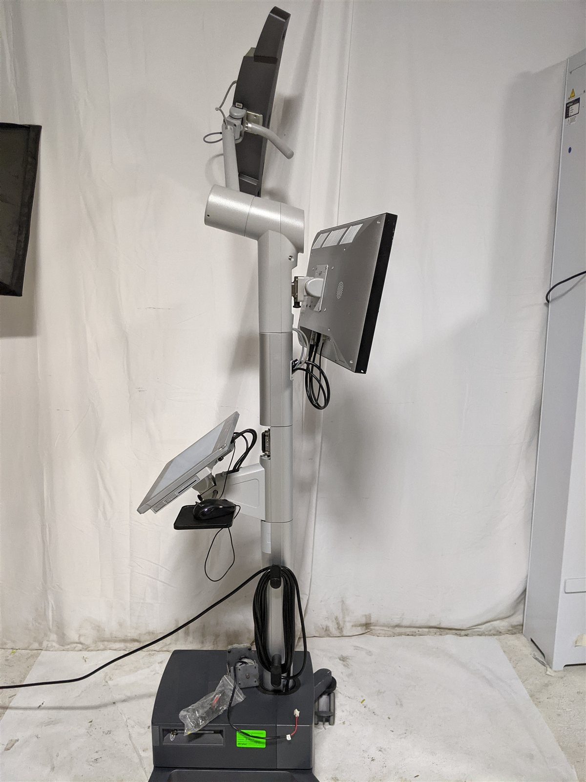Stryker NAV3 7700-700-000 Surgical Navigation System | MFG 2020