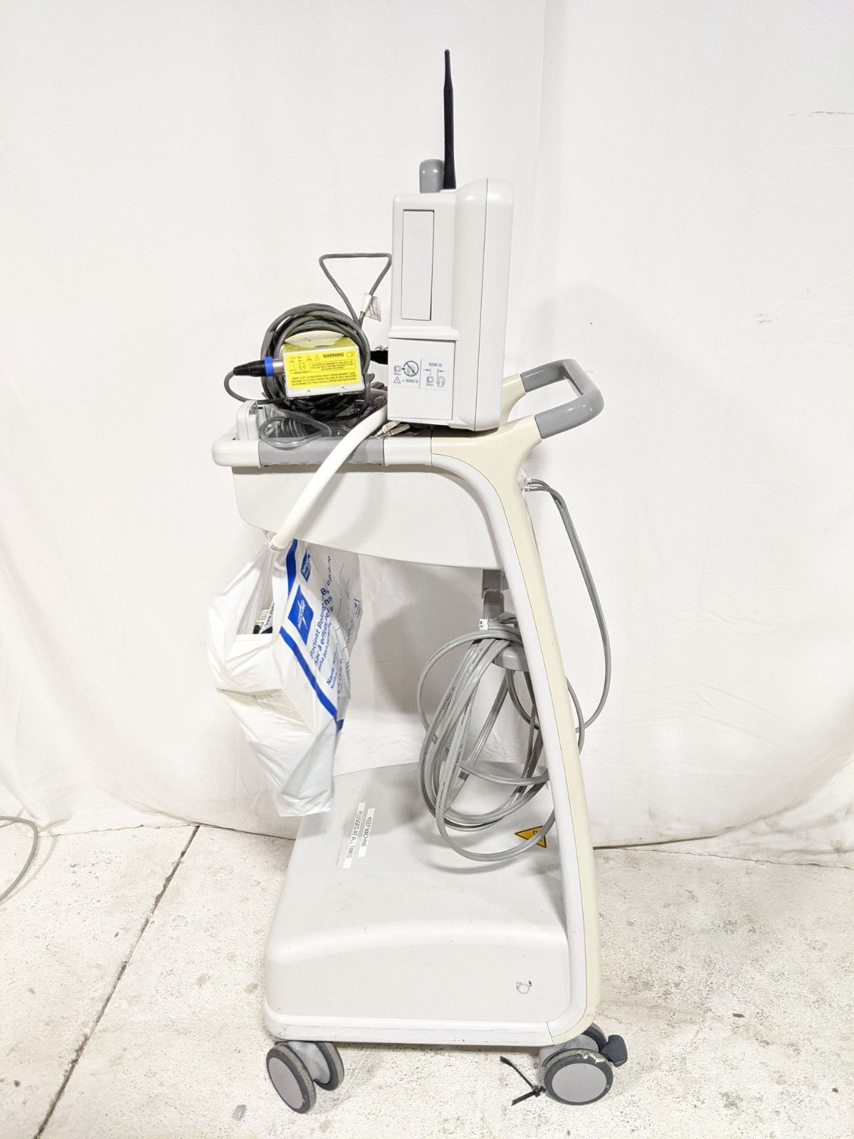 Invivo Expression 865214 MRI Monitor w/ Power Cord