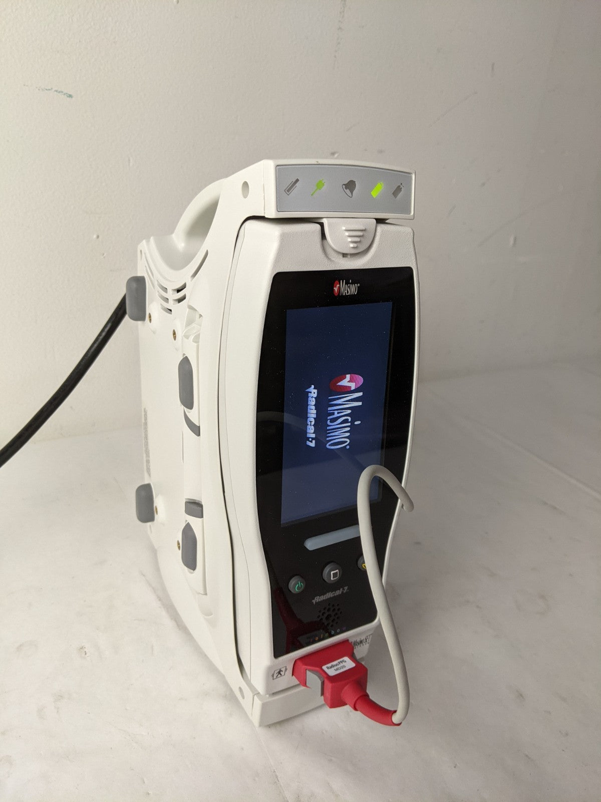 Masimo Radical 7 Rainbow Pulse Oximeter w/ Docking Station | MFG 2020