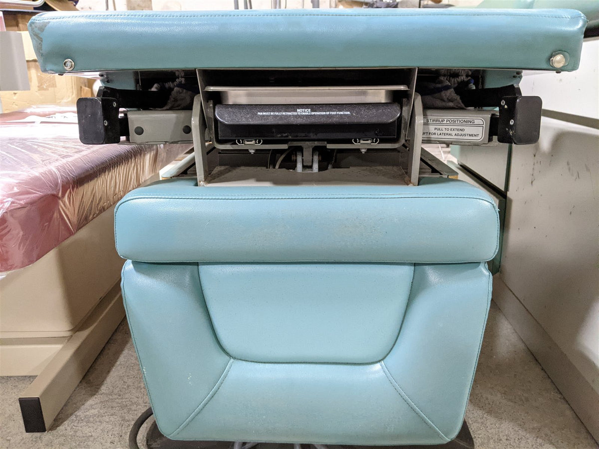 Midmark Ritter 119 Power Procedure Chair | with Footswitches