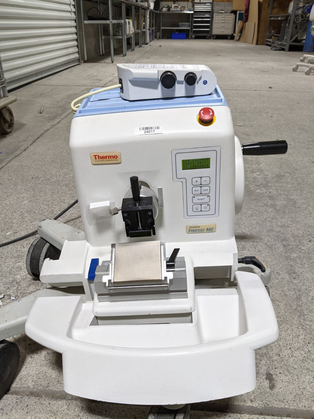 Thermo Shandon Finesse ME 77500102 Mircrotome w/ Remote